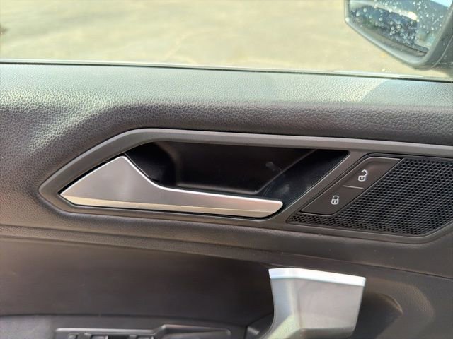 Used 2021 Volkswagen Tiguan SE w/ Panoramic Sunroof Package image 22