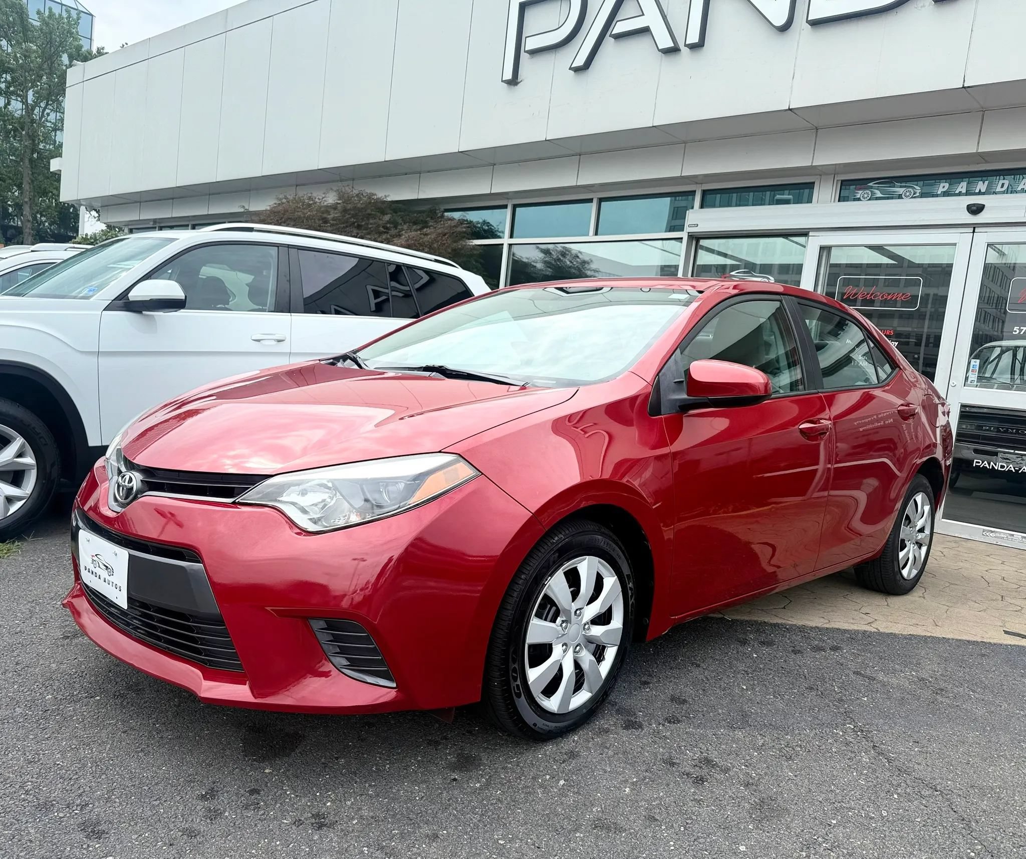 Used 2015 Toyota Corolla LE FWD image 3