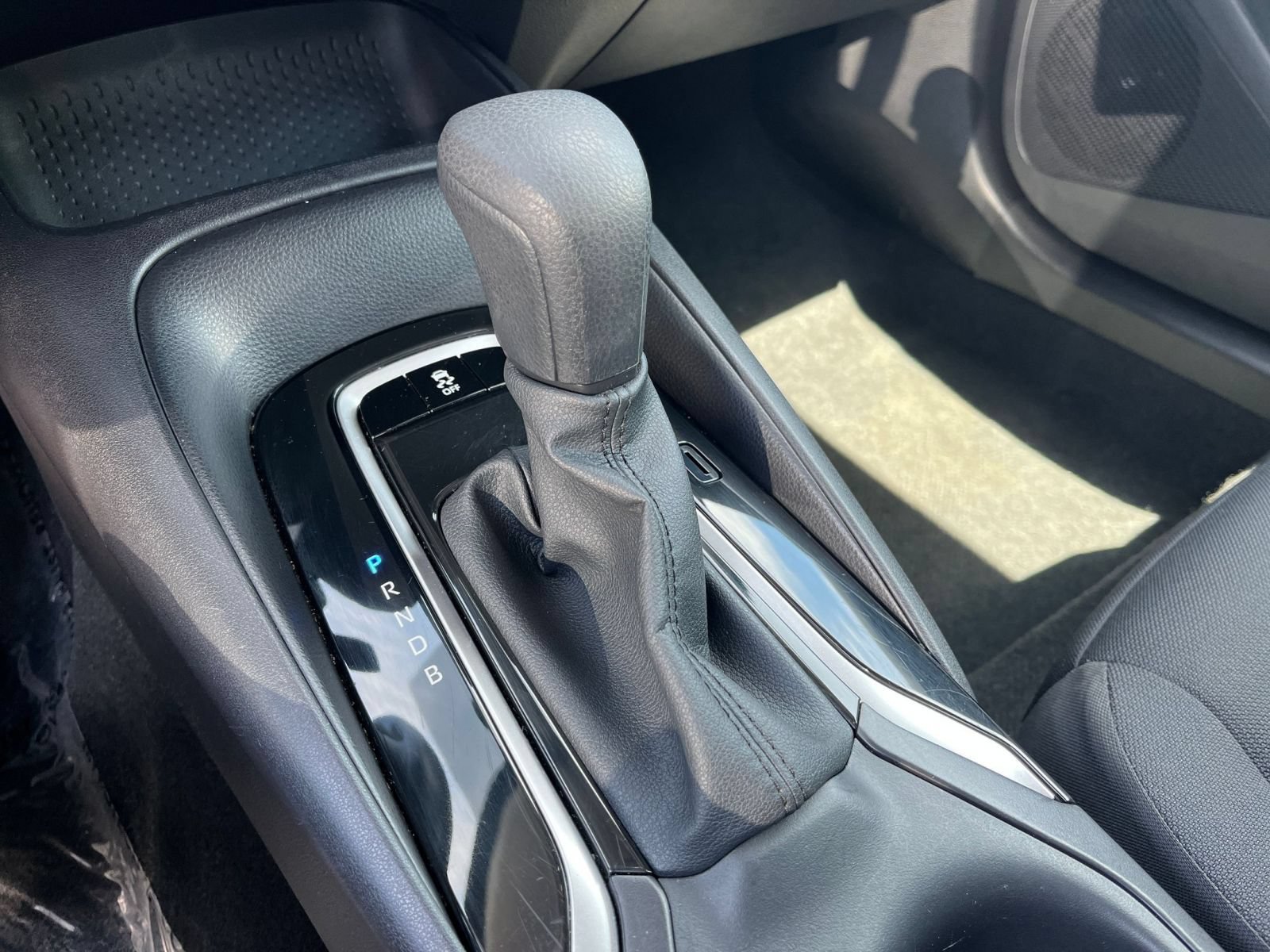 Used 2025 Toyota Corolla LE FWD image 41