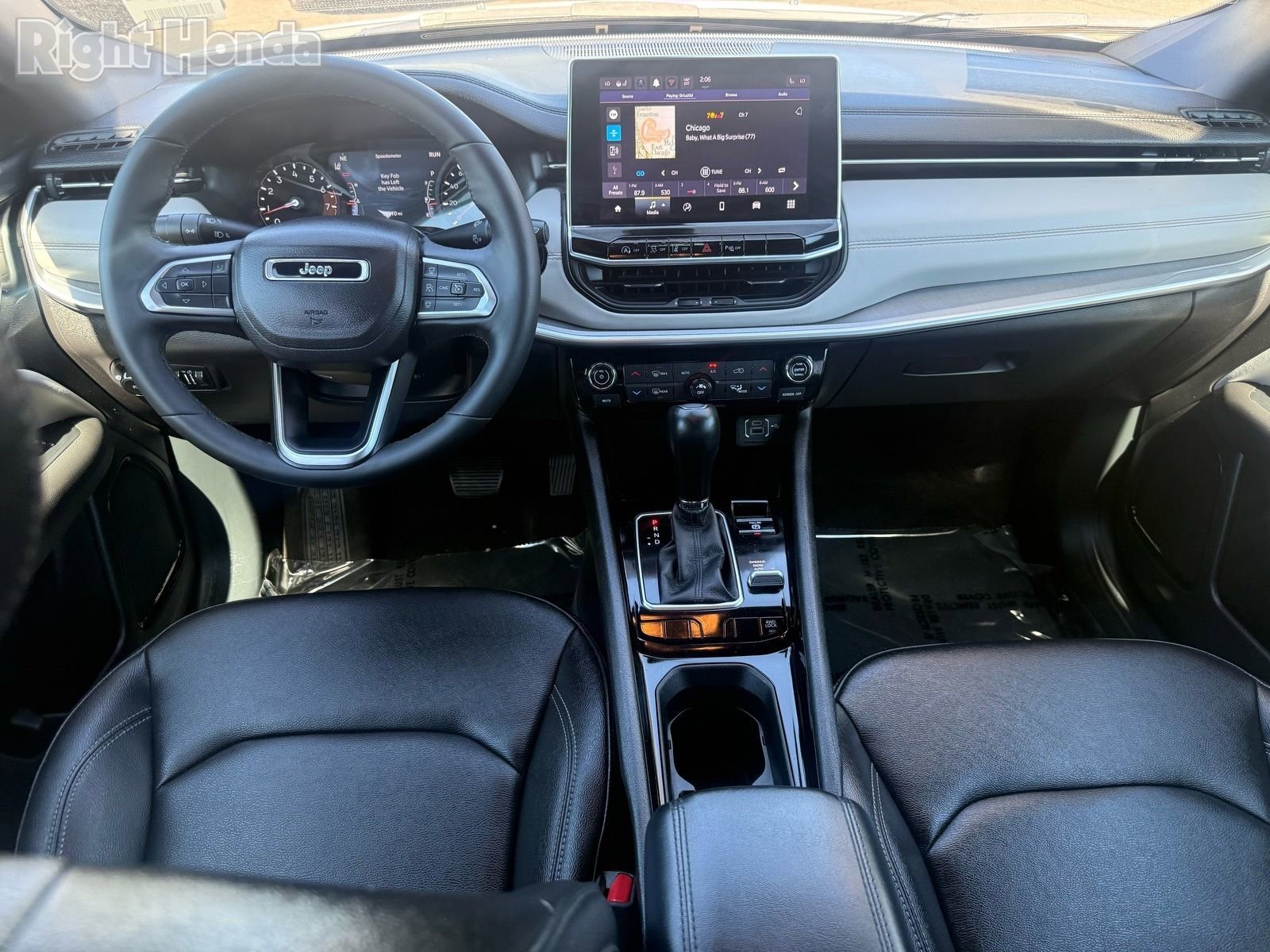 Used 2025 Jeep Compass Limited image 28