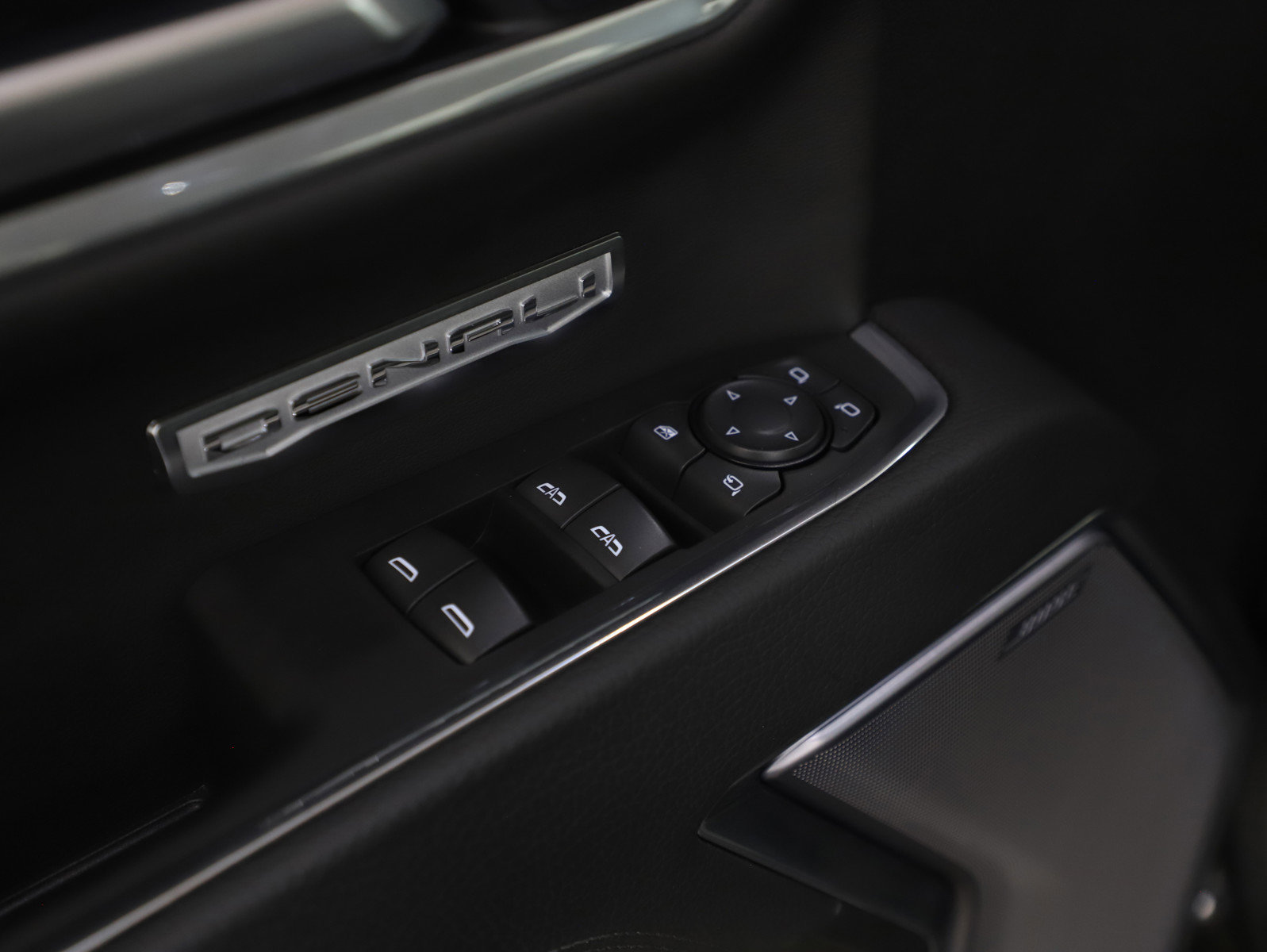Used 2025 GMC Sierra 1500 Denali w/ Denali Reserve Package image 20