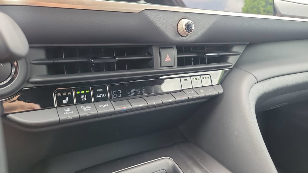 Certified 2026 Toyota Crown AWD/4WD image 18