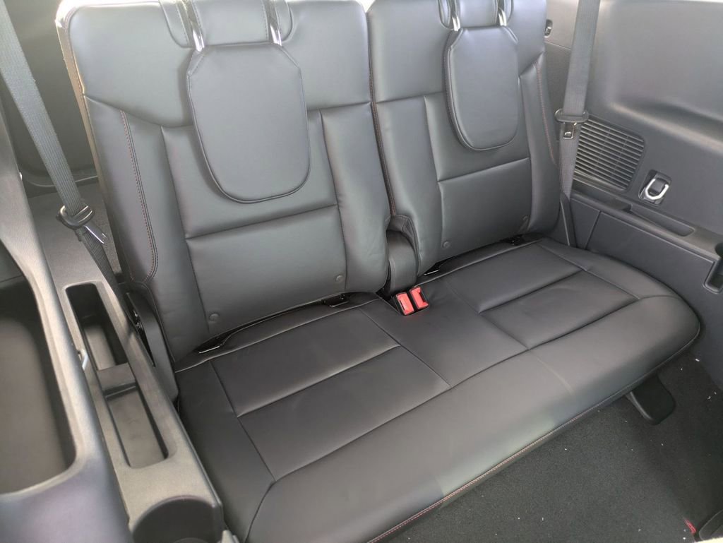 New 2026 Ford Explorer ST-Line w/ ST-Line Street Pack image 46