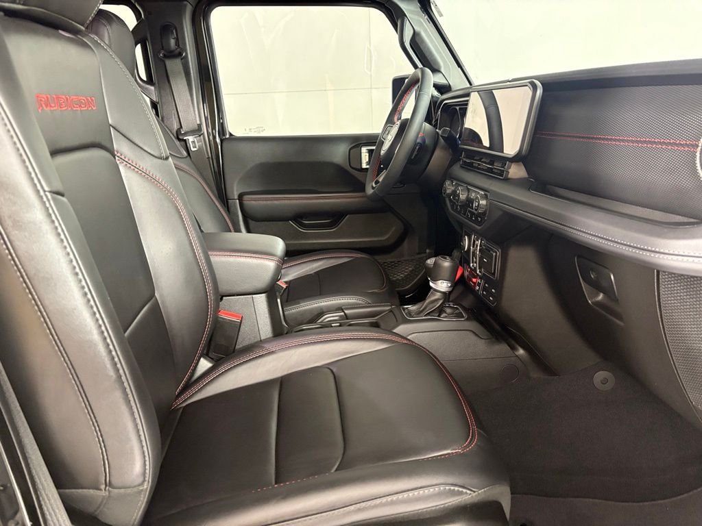 Used 2024 Jeep Wrangler Unlimited Rubicon AWD/4WD image 14