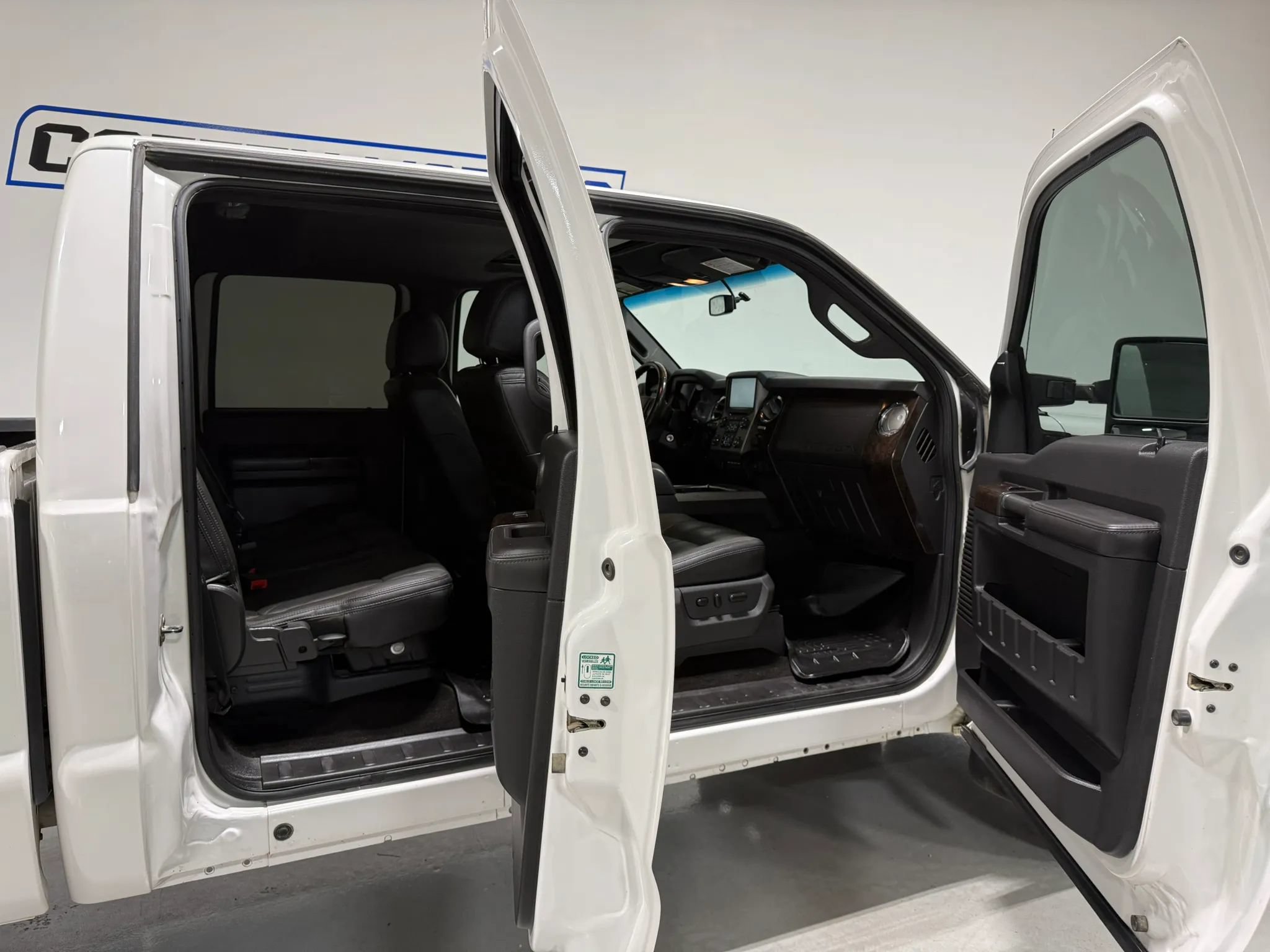 Used 2015 Ford F250 Platinum w/ FX4 Off-Road Package AWD/4WD image 11