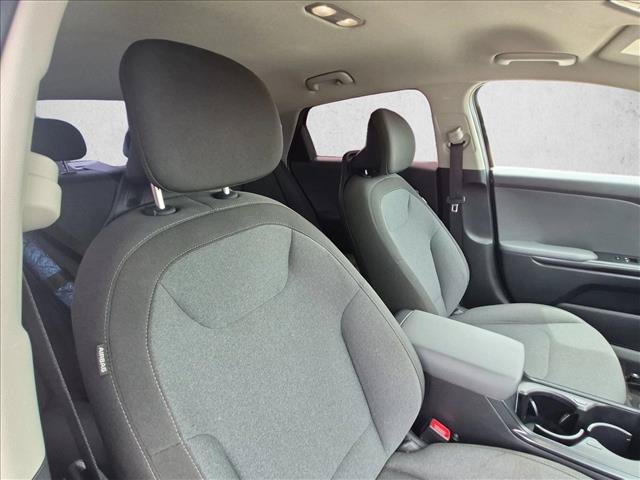 Used 2025 Kia K4 FWD image 16