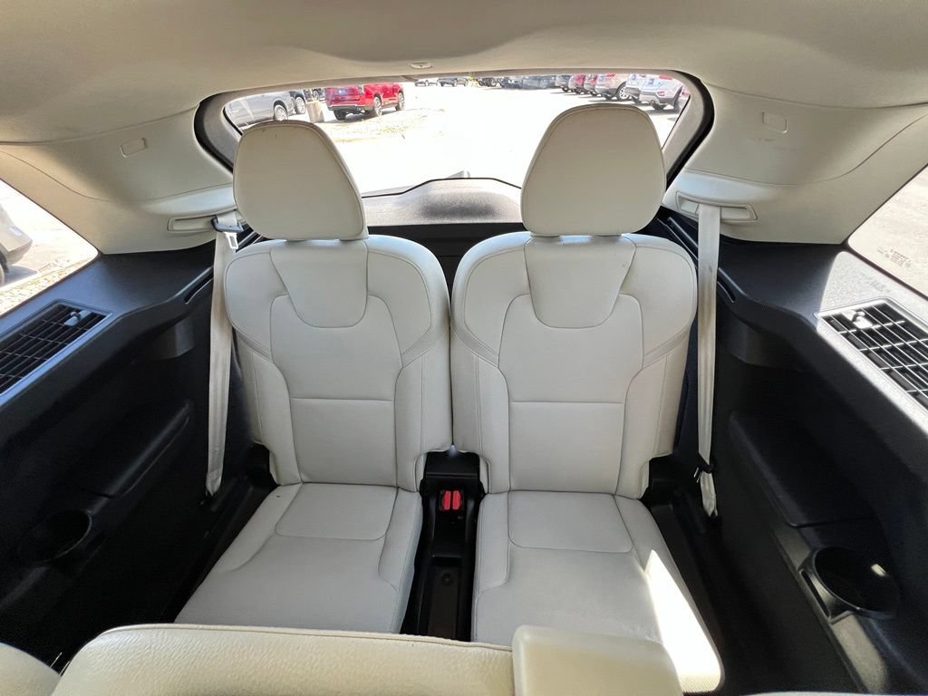 Used 2022 Volvo XC90 T5 Momentum w/ Advanced Package AWD/4WD image 26
