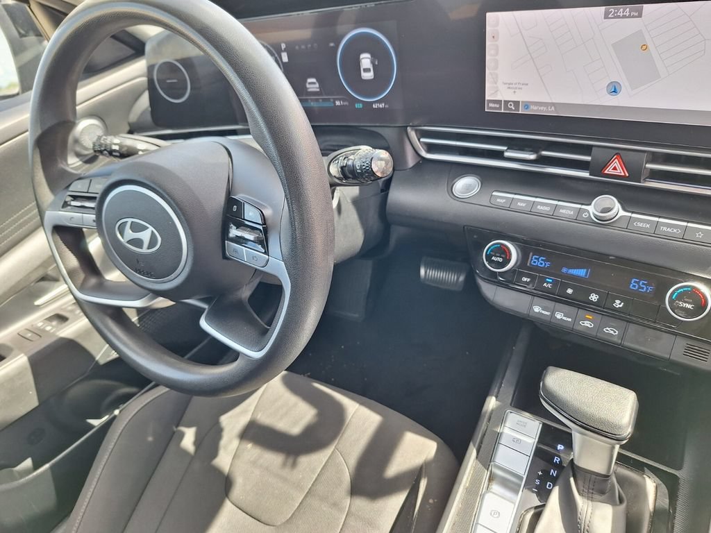 Used 2024 Hyundai Elantra Blue FWD image 31