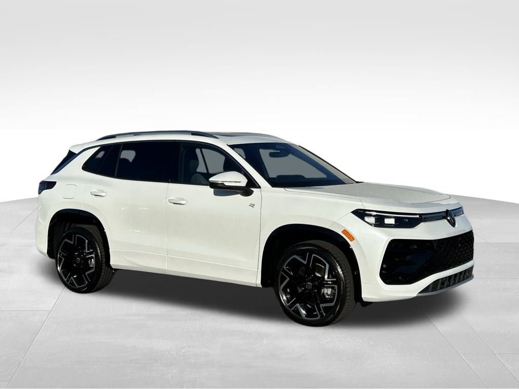 Used 2026 Volkswagen Tiguan SEL R-Line image 7