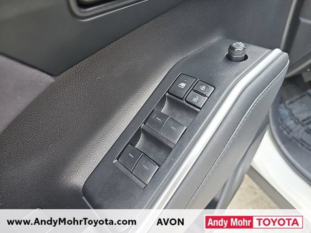 Used 2023 Toyota Highlander LE FWD image 12