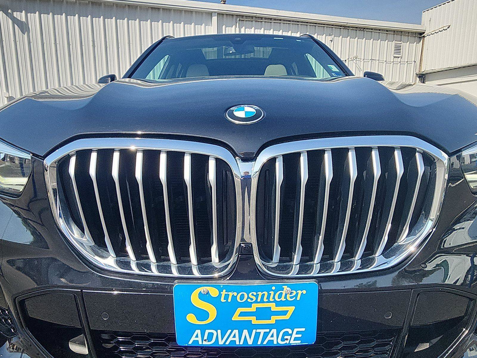 Used 2019 BMW X5 xDrive50i w/ M Sport Package image 14