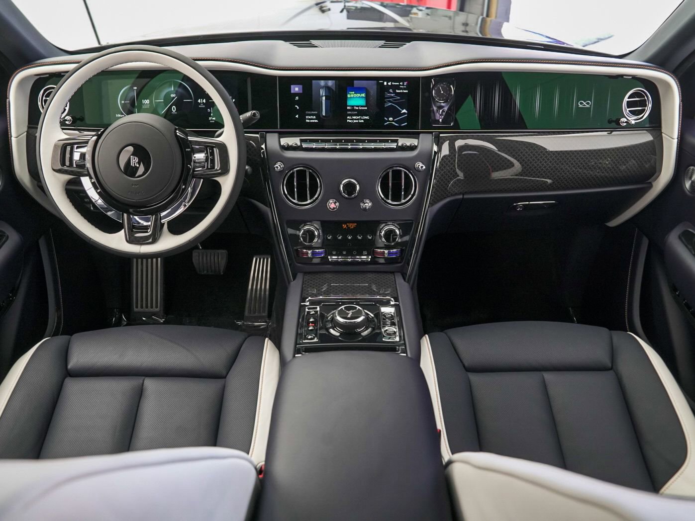 New 2026 Rolls-Royce Cullinan Black Badge image 50