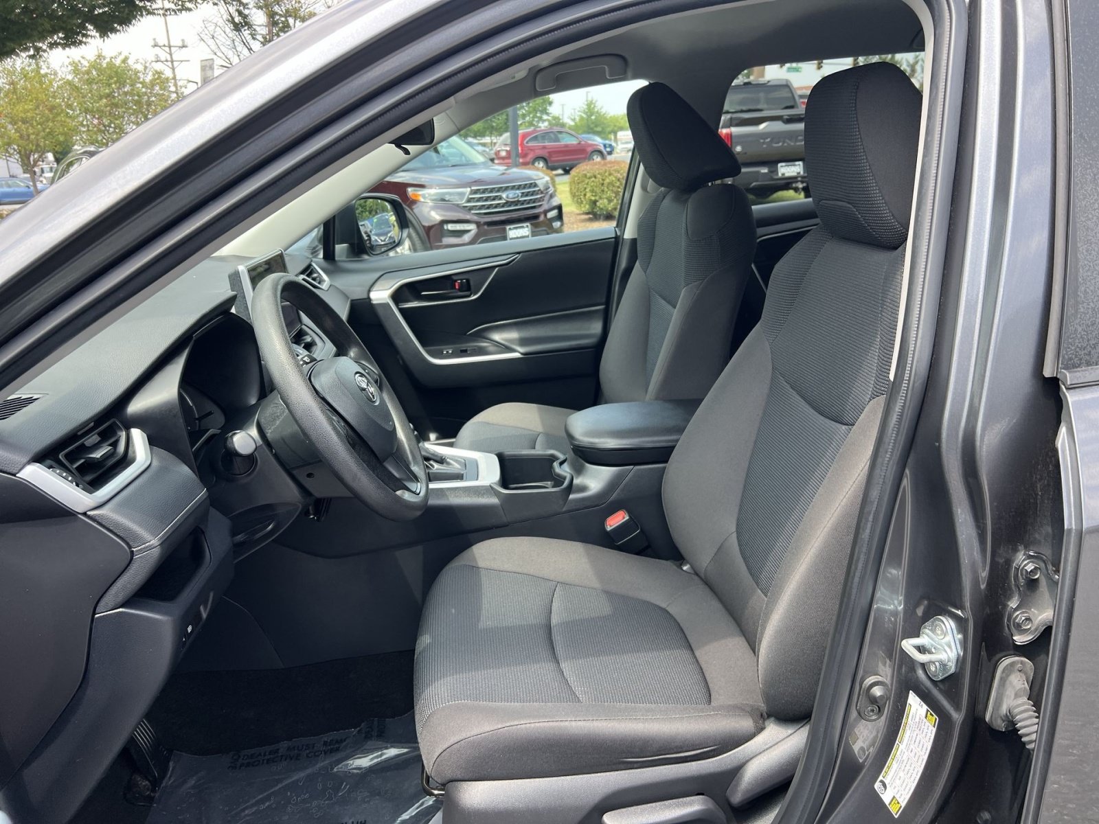 Used 2023 Toyota RAV4 LE FWD image 13