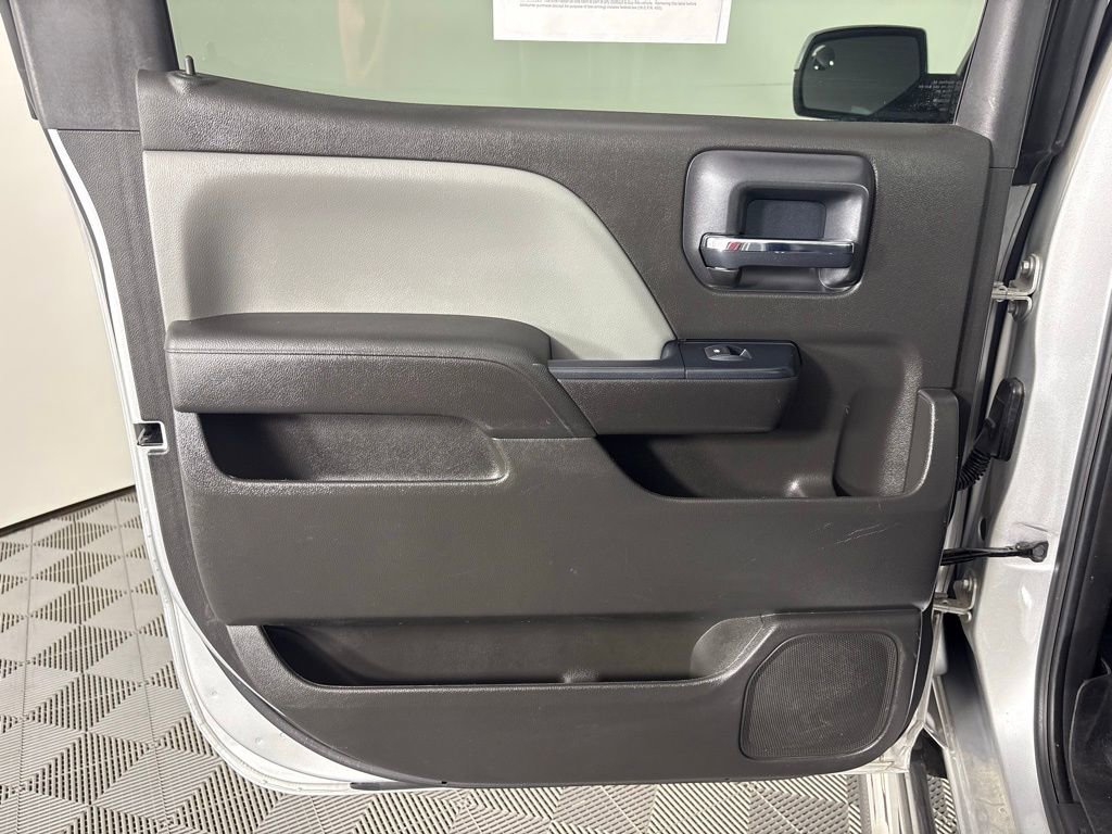 Used 2018 Chevrolet Silverado 1500 Custom w/ Custom Value Package AWD/4WD image 41