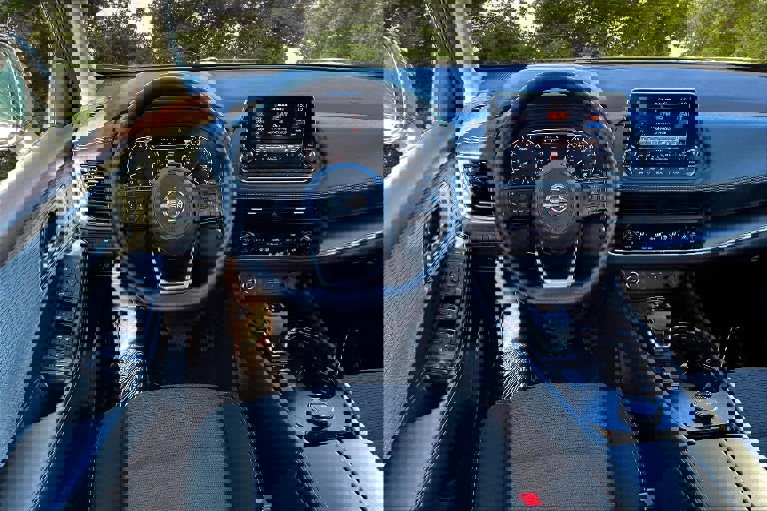 Used 2023 Nissan Rogue SV image 8