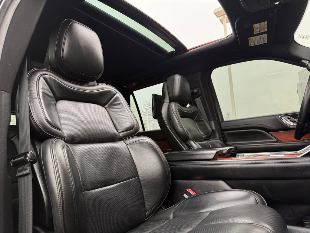 Used 2018 Lincoln Navigator Reserve w/ Technology Package image 35