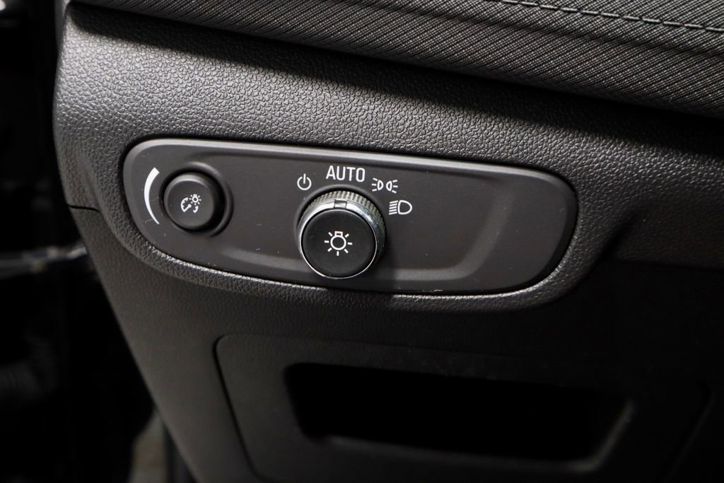 Used 2024 Chevrolet TrailBlazer LT w/ Driver Confidence Package FWD image 26