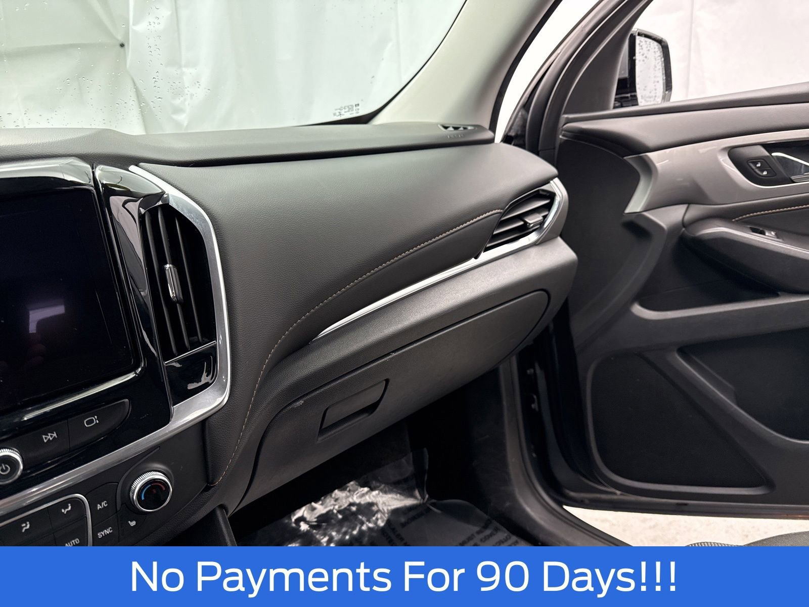 Used 2020 Chevrolet Traverse LT image 21