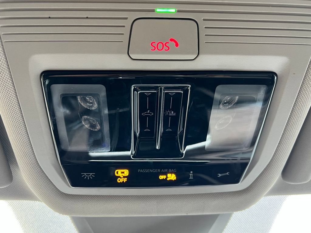 Used 2025 Volkswagen Atlas SEL image 35