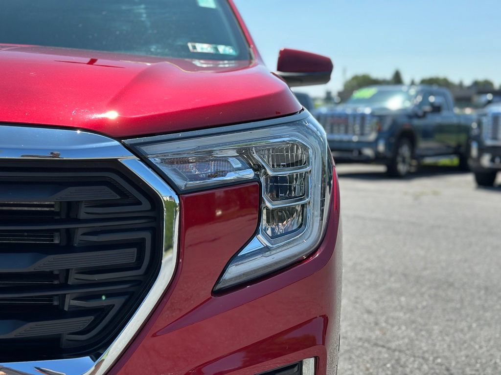 Used 2023 GMC Terrain SLE AWD/4WD image 39