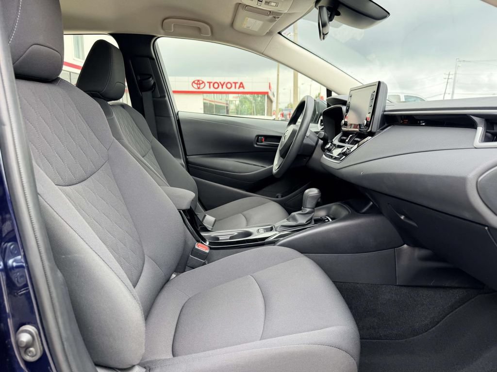 Used 2022 Toyota Corolla LE w/ Carpet Mat Package (TMS) FWD image 13