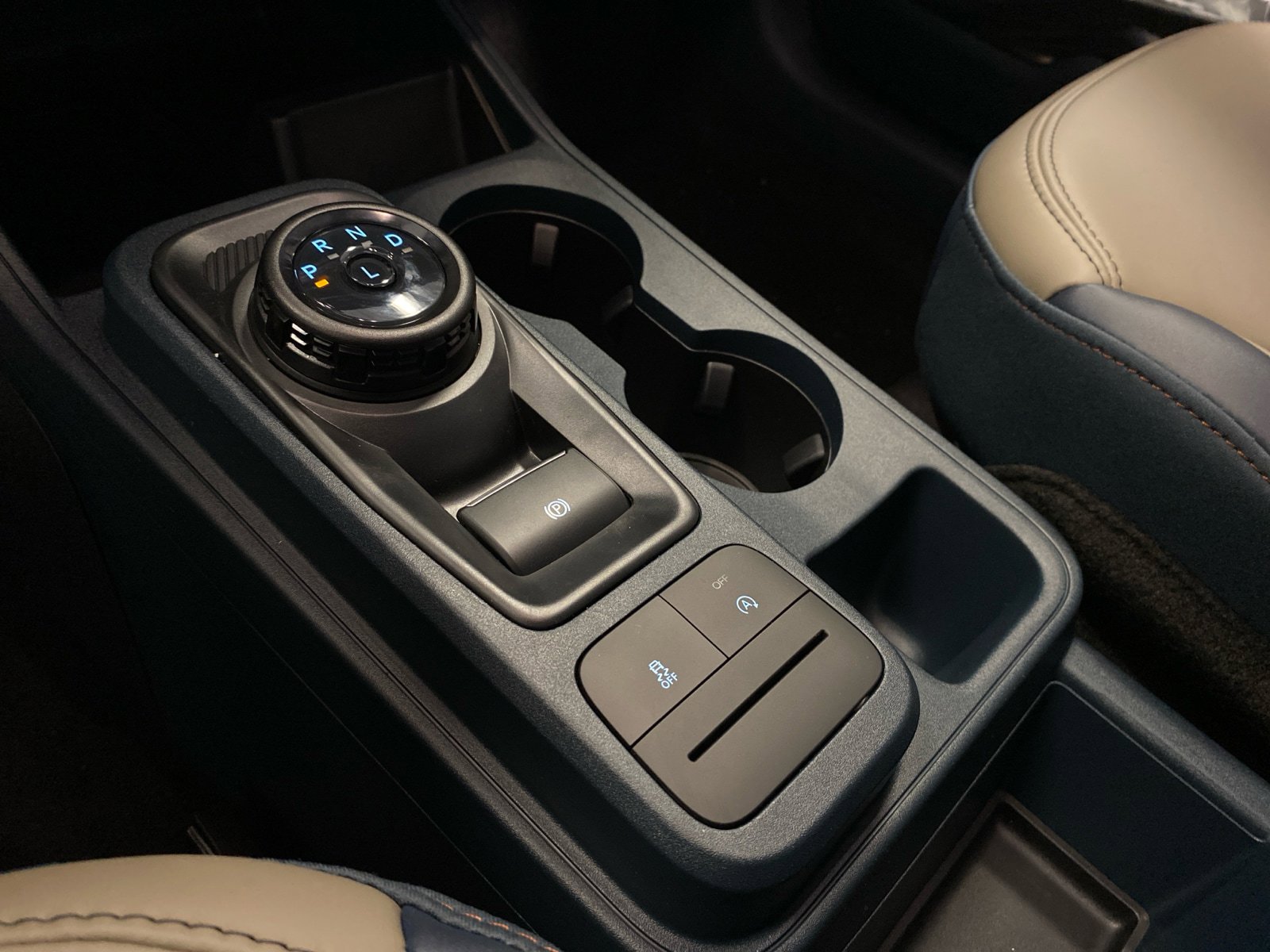 New 2026 Ford Maverick Lariat w/ 4K Tow Package image 30
