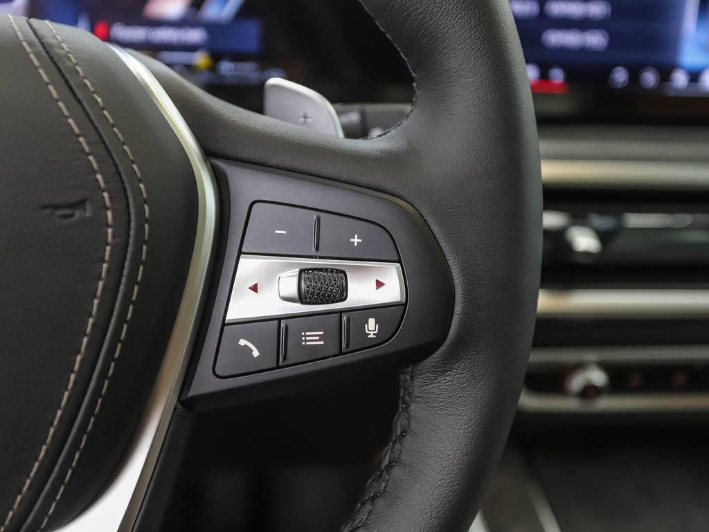 Used 2026 BMW X5 xDrive50e w/ Executive Package image 13