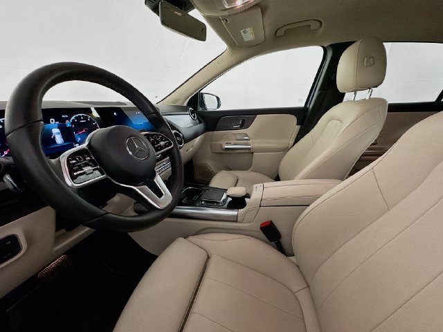 Used 2023 Mercedes-Benz GLA 250 4MATIC w/ Premium Package image 18