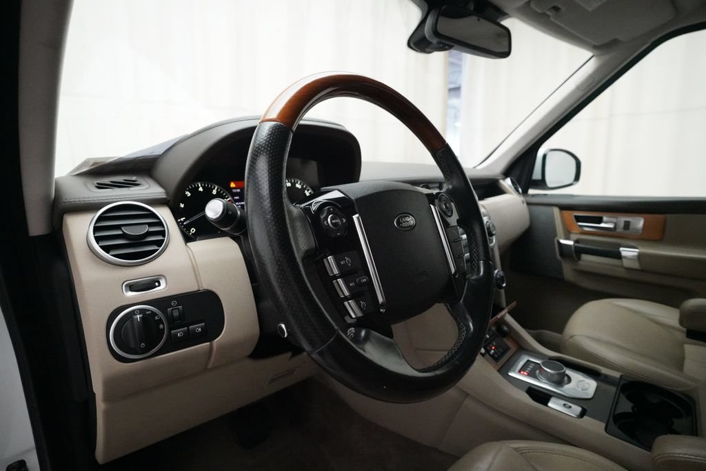 Used 2015 Land Rover LR4 HSE LUX AWD/4WD image 8