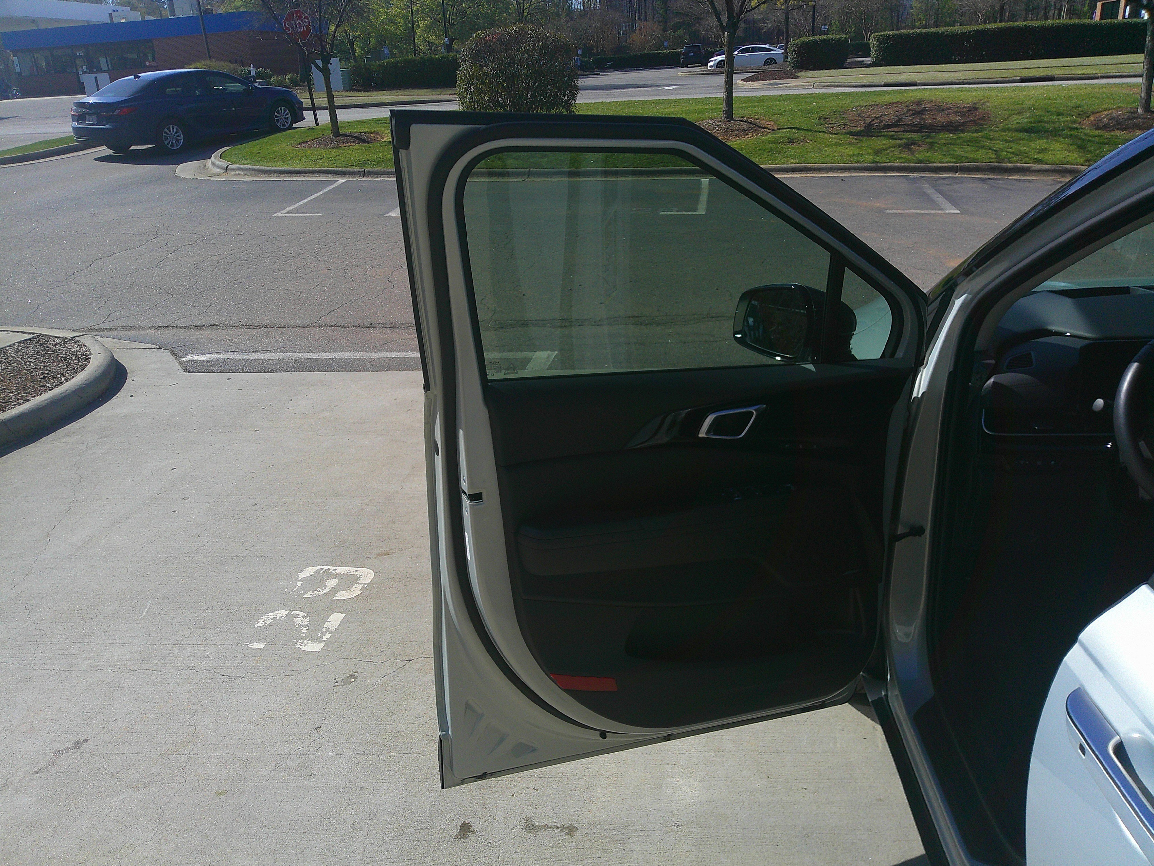 Used 2025 Kia Carnival SX Prestige image 17