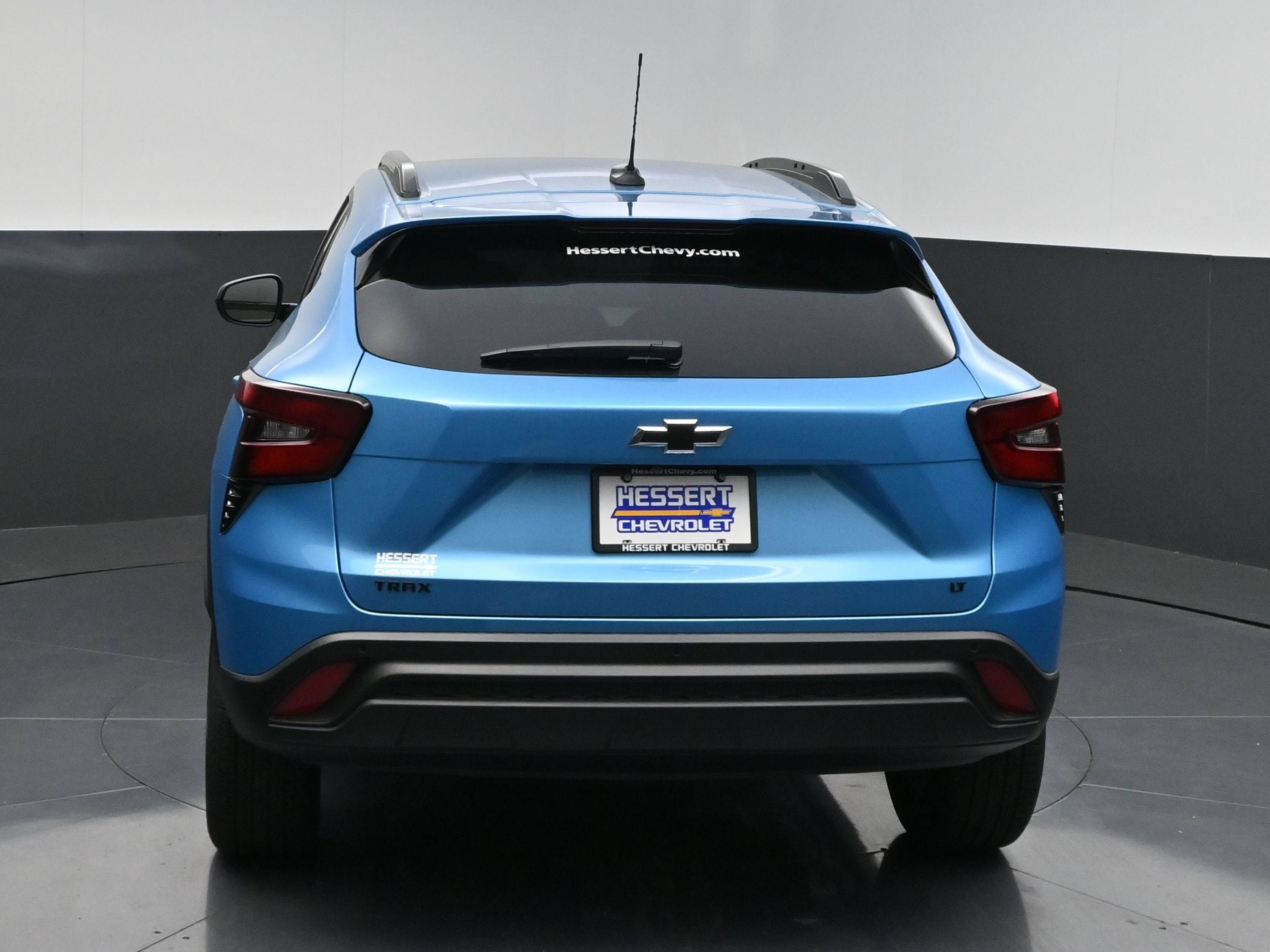 New 2026 Chevrolet Trax LT w/ Sunroof Package FWD image 7