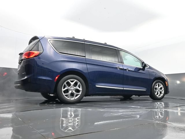 Used 2019 Chrysler Pacifica Limited FWD image 30