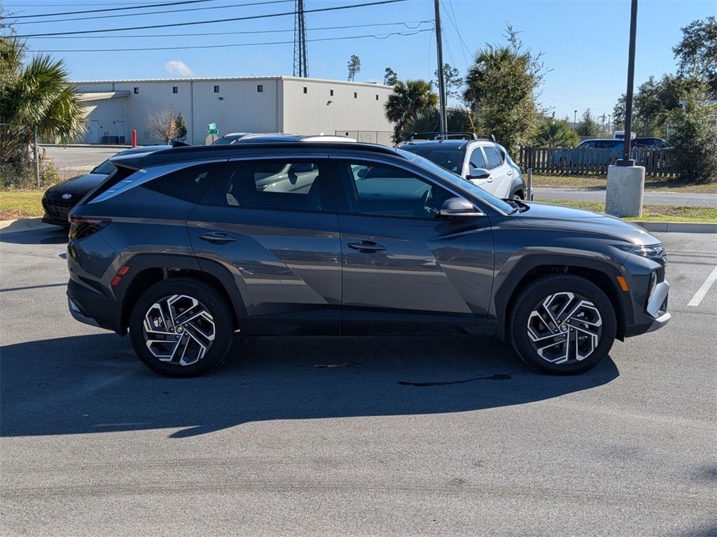 Certified 2025 Hyundai Tucson Limited image 4