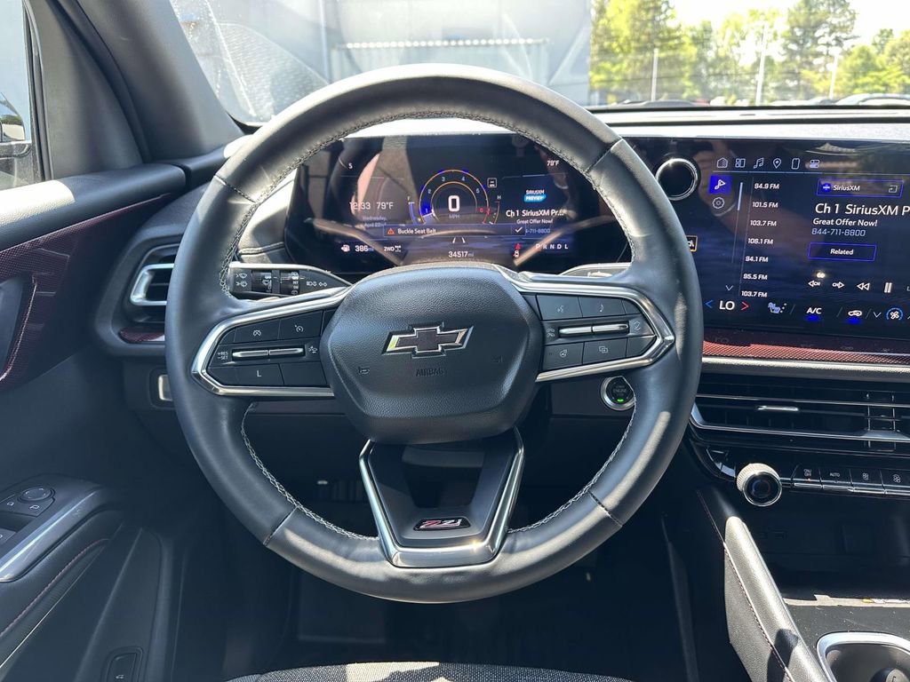 Used 2024 Chevrolet Traverse Z71 AWD/4WD image 12