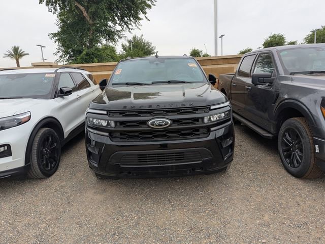 Certified 2024 Ford Expedition Limited AWD/4WD image 3