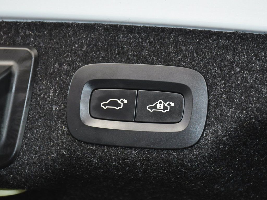 Used 2023 Volvo S90 B6 Ultimate w/ Protection Package image 65