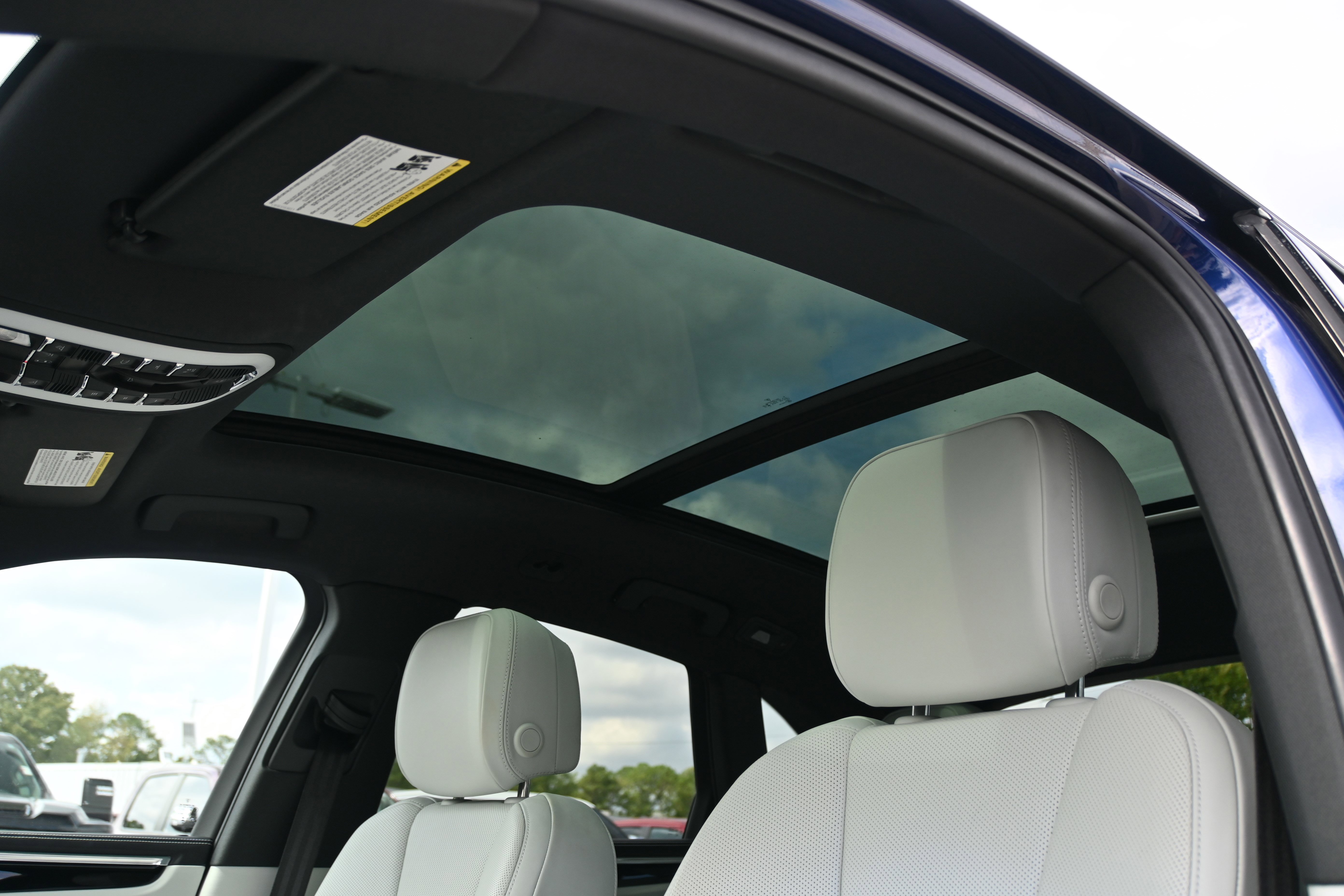 Used 2024 Porsche Macan w/ Premium Plus Package image 9