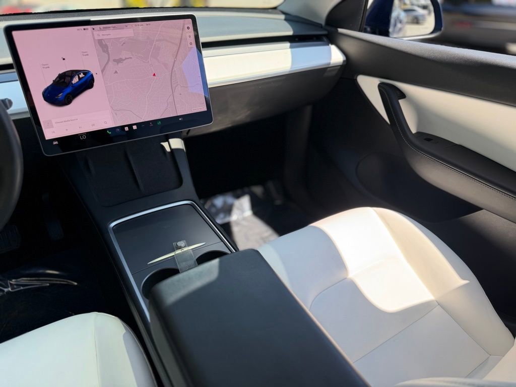 Used 2021 Tesla Model Y Long Range AWD/4WD image 43