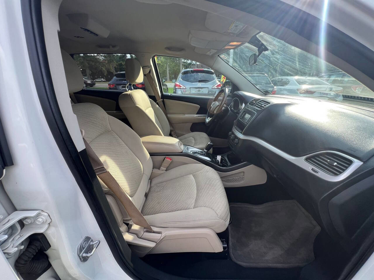 Used 2017 Dodge Journey SE w/ Flexible Seating Group FWD image 10