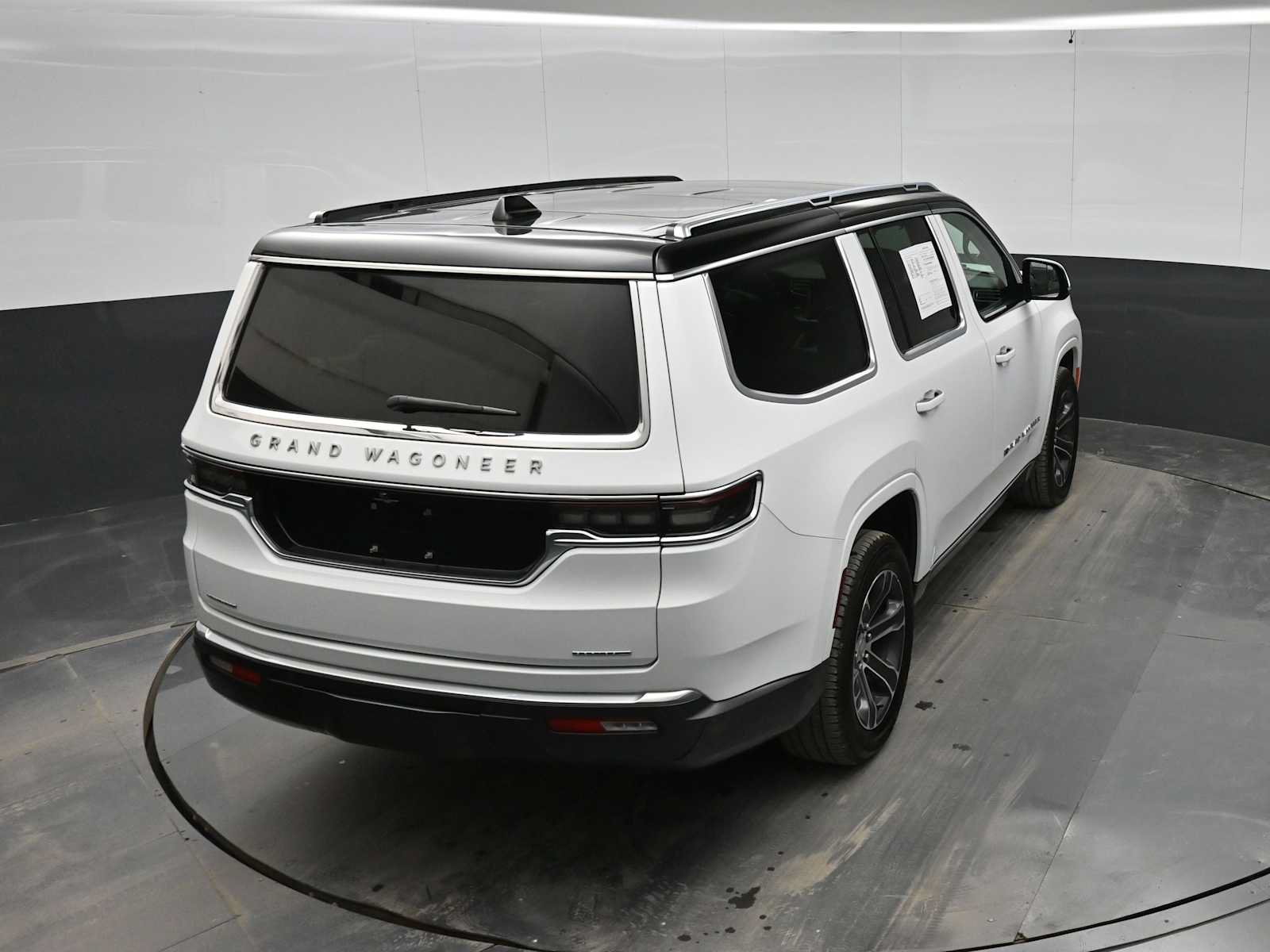 Used 2022 Jeep Grand Wagoneer Series I AWD/4WD image 31