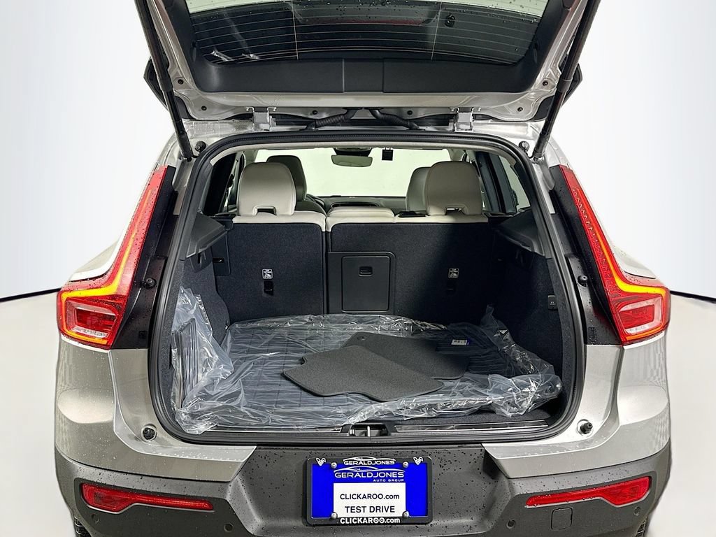 Used 2025 Volvo XC40 B5 Ultra w/ Protection Package AWD/4WD image 16