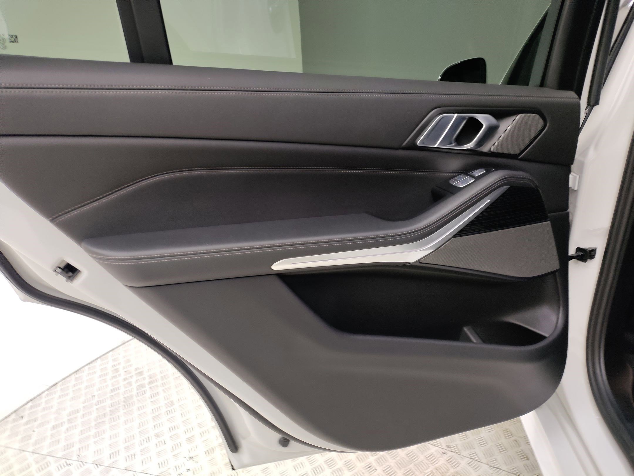 Certified 2023 BMW X7 xDrive40i w/ M Sport Package image 22