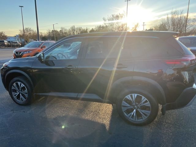 Used 2023 Nissan Rogue SV image 8