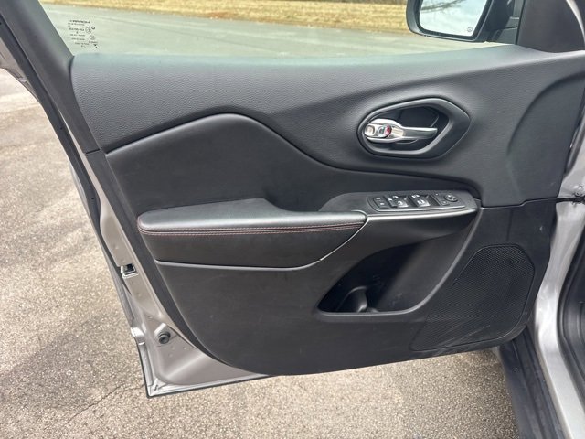 Used 2019 Jeep Cherokee Trailhawk w/ Trailer Tow Group image 13