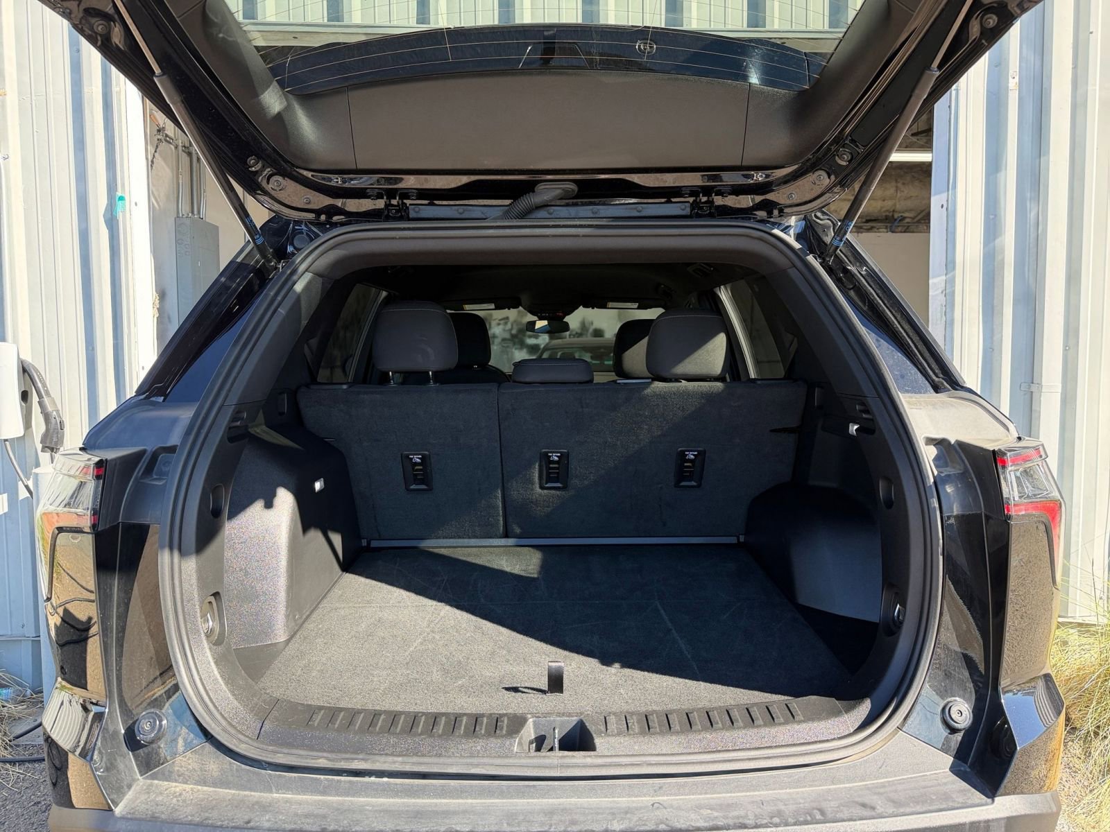 Used 2025 Chevrolet Equinox LT image 30