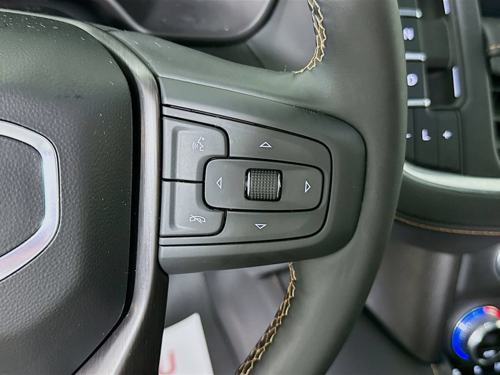Used 2024 GMC Yukon XL AT4 AWD/4WD image 24