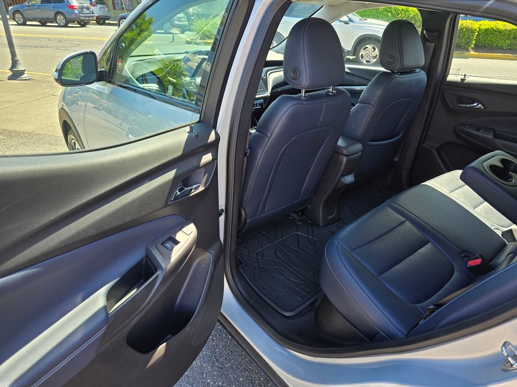 Used 2023 Chevrolet Bolt EUV Premier w/ Sun & Sound Package FWD image 15