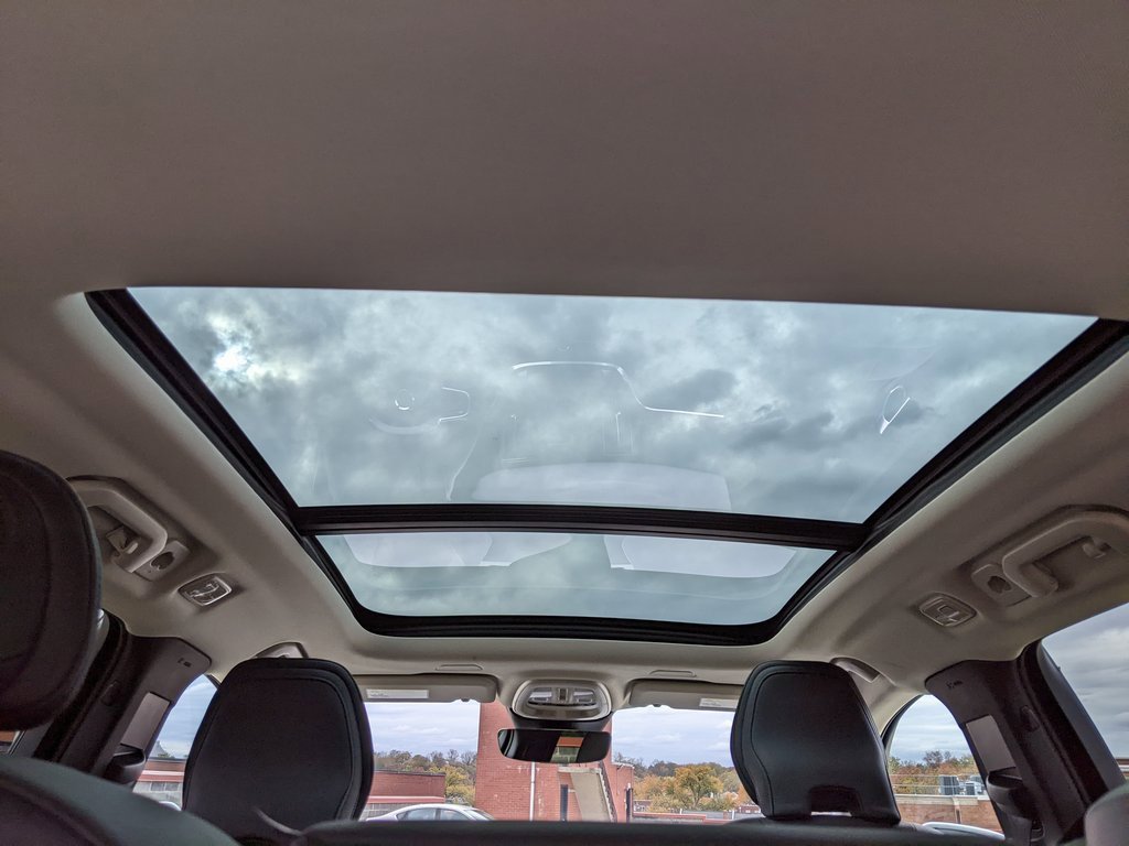 Certified 2025 Volvo V60 B5 Cross Country Plus image 13