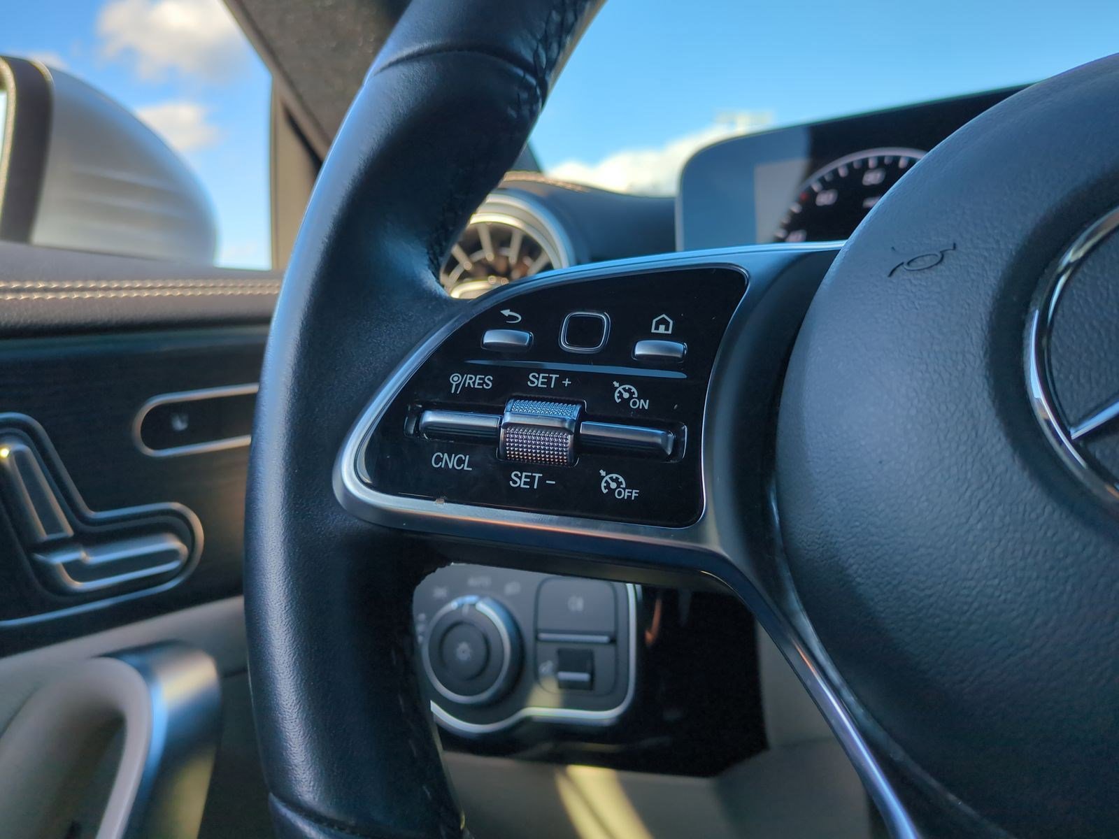 Used 2023 Mercedes-Benz CLA 250 250 image 19