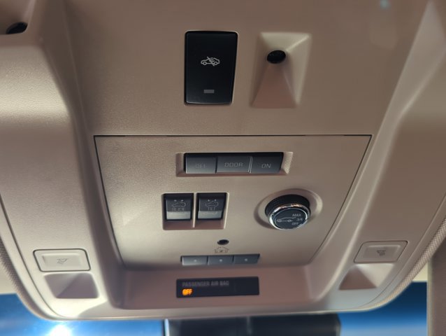 Used 2016 Cadillac Escalade Luxury image 21